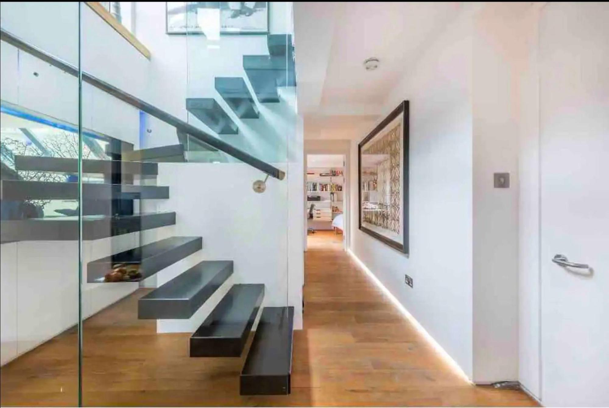 Stunning 3 Bedroom, 3 Bathroom Duplex With Terrace Londra Exterior foto